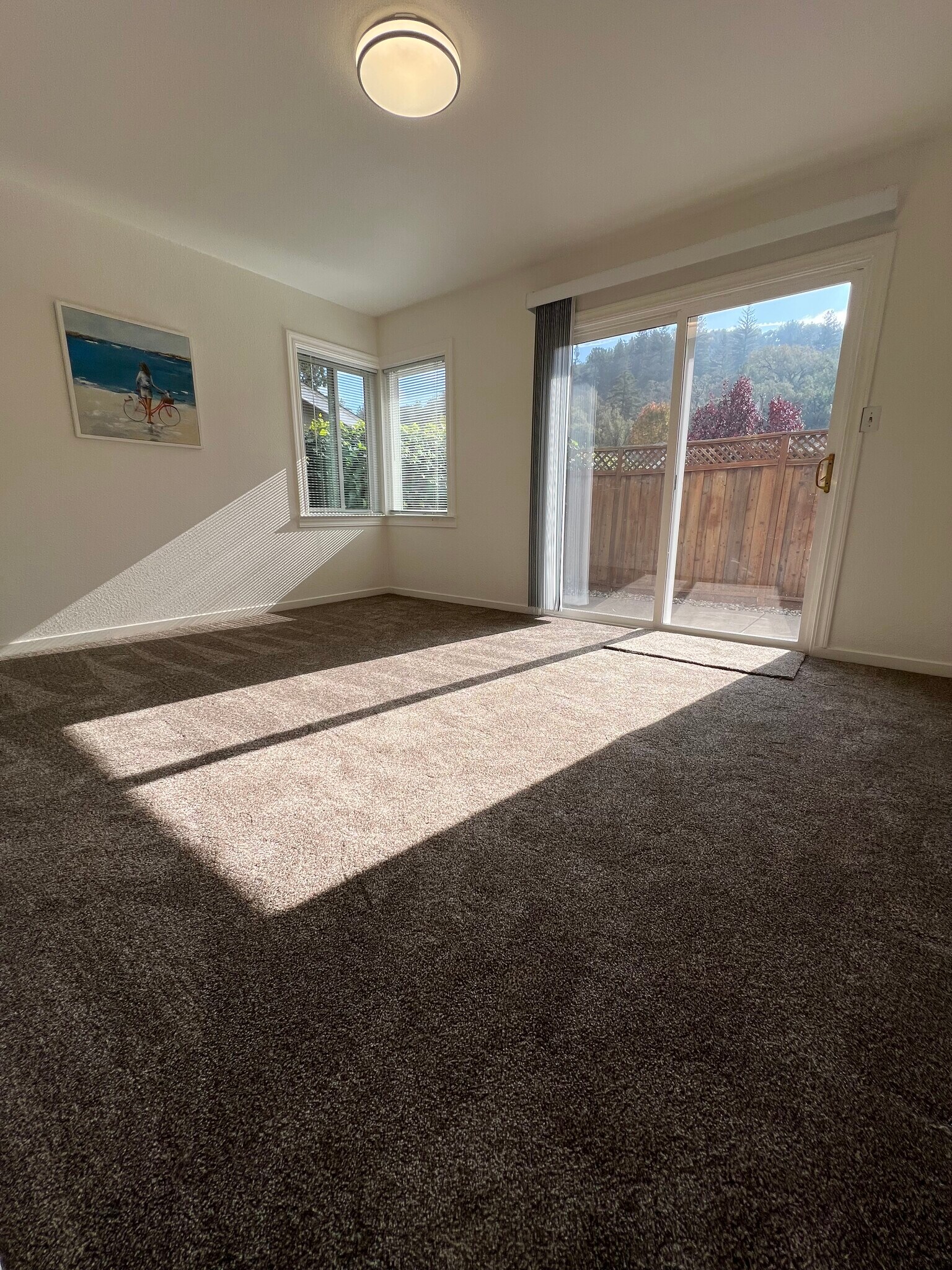 Building Photo - 3701 Mosswood Dr