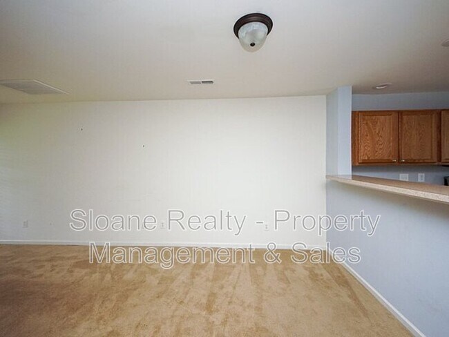 Building Photo - 572 Truman Dr