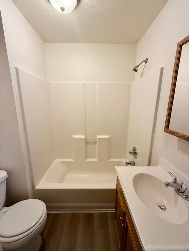 Building Photo - Move in specials - Pick One - 1st month free or $100 off monthly rent. Flexible lease terms are a...