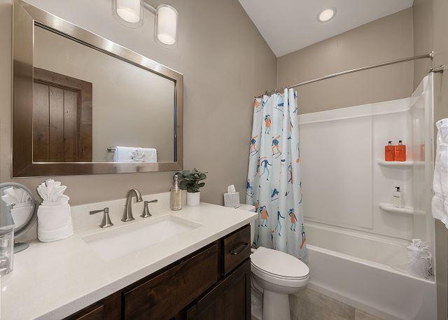 Building Photo - 65 Bluestem Ct