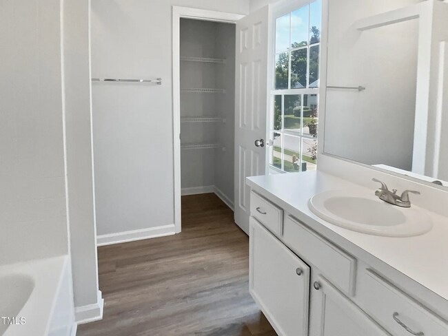 Building Photo - Updated 3BR Home with Garage, Pet Friendly!