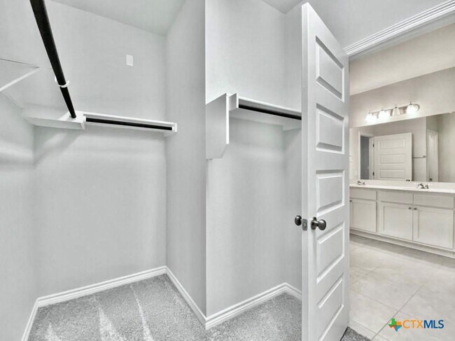 Building Photo - 816 Alta Wy