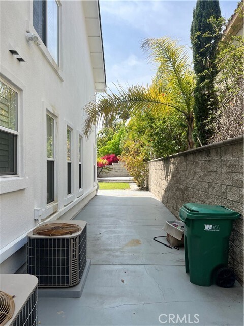 Building Photo - 631 Ridgeview Ct