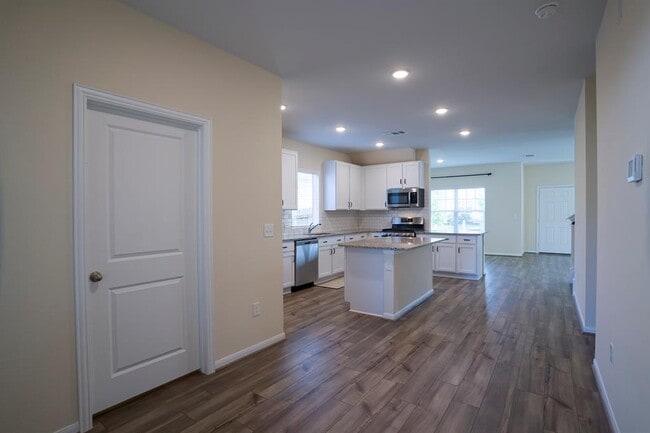 Building Photo - 318 Timber Brook Dr