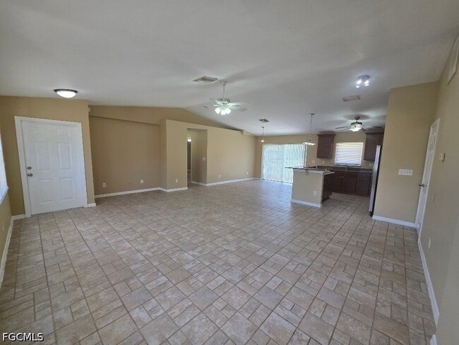 Building Photo - 348 Rancho Ave