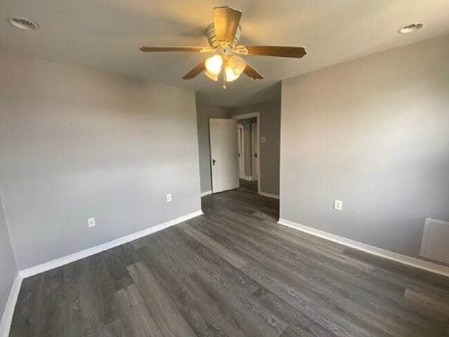 Master bedroom - 3459 Denny St