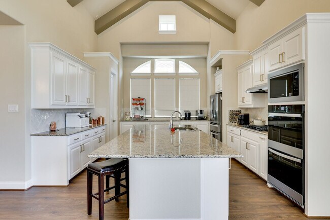Building Photo - 12718 Mdw Gln Trl