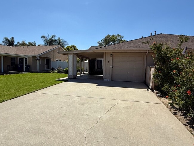 Building Photo - Well Maintained & Updated Home