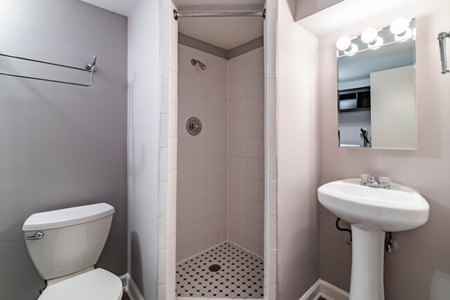 Building Photo - Beautifully Maintained 3 Levels, 2 Bedroom...