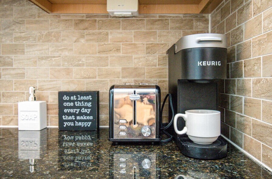 Building Photo - 2617 Yale St