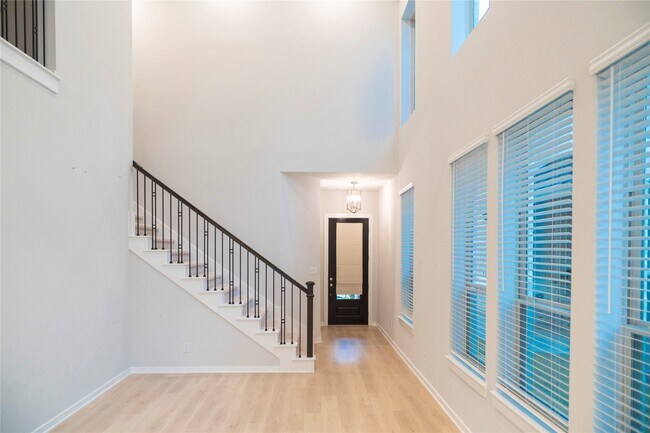 Building Photo - 6519 Bramble Cv Ln