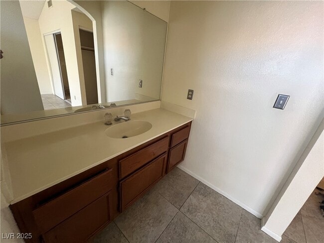 Building Photo - 8901 Clear Blue Dr