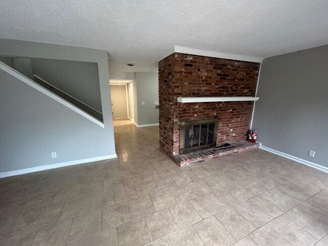 Primary Photo - 240-53 Jamil Road, Columbia, SC 29210