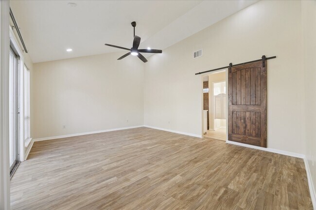 Building Photo - 2319 Wallingford Dr