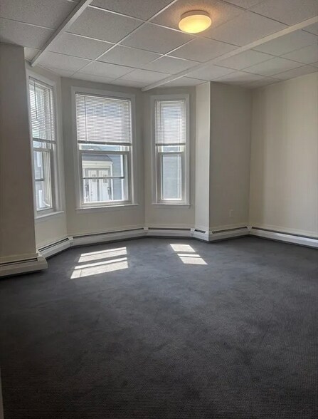 Primary Photo - 40 Orient Ave