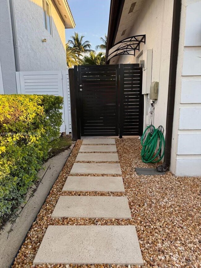 Building Photo - 16164 SW 143rd Ln