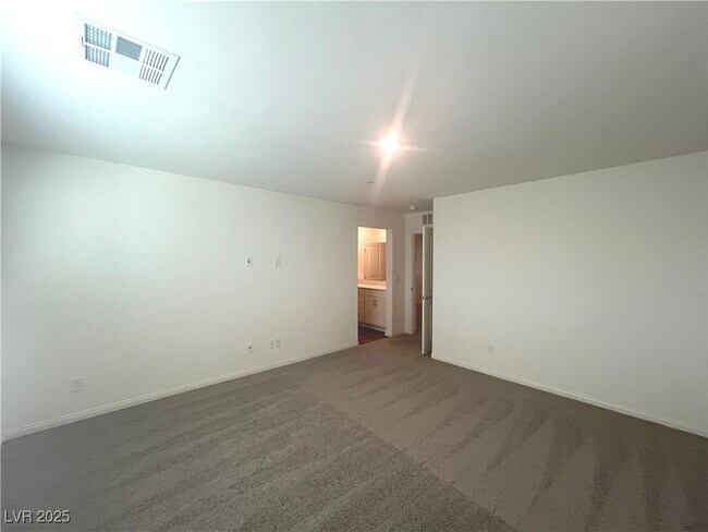 Building Photo - 510 Golden Cardinal Ave