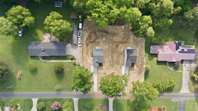 Building Photo - 122 Maplewood Ave