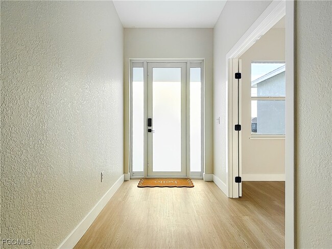 Building Photo - 5006 S Peachtree Cir