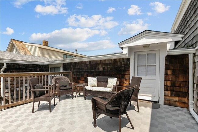 Building Photo - 36 Kay St