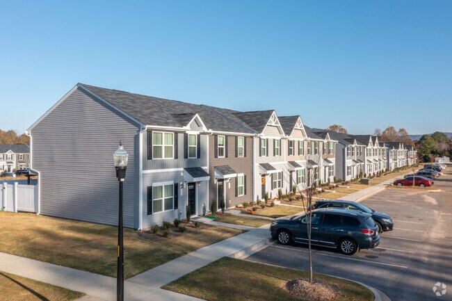 Building Photo - Hampton Townes