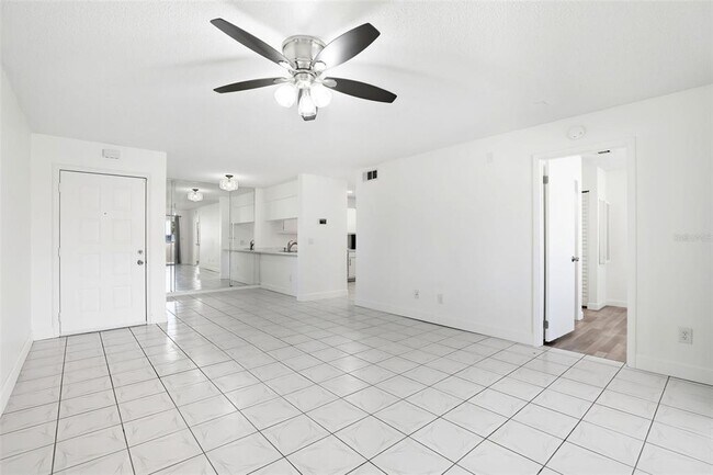 Building Photo - 6118 Curry Ford Rd