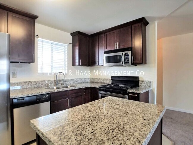 Building Photo - 1200 Gaviota Ave