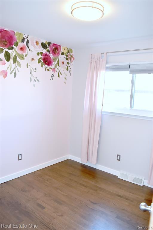 Building Photo - 607 Cherry Ave