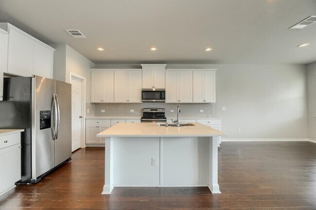 Building Photo - 108 Flexus Ln