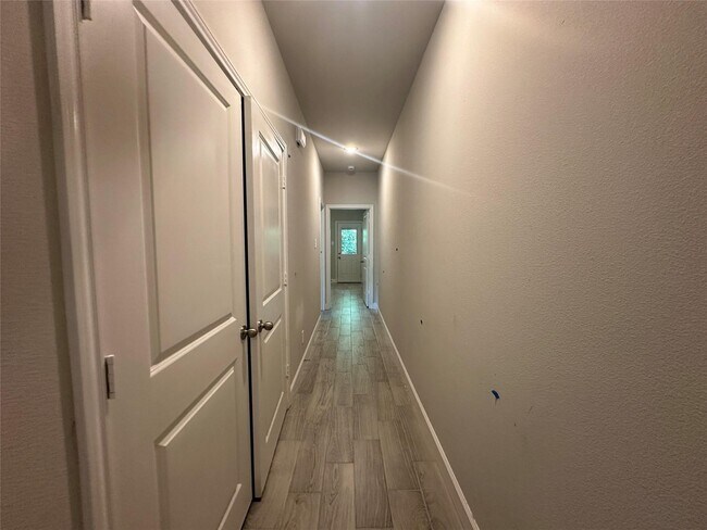Building Photo - 104b Turner Dr
