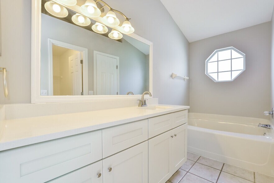 Building Photo - 778 Brightview Dr