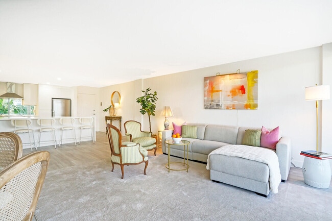 Building Photo - 354 Chilean Ave