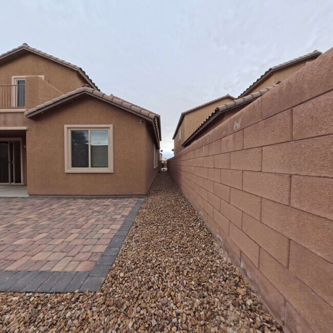 Building Photo - Exceptional Dual Master Residence with Modern Upgrades