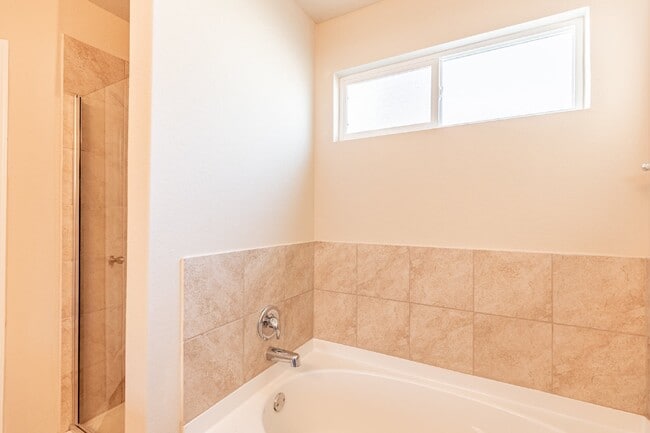 Building Photo - 1744 Emerald Edge
