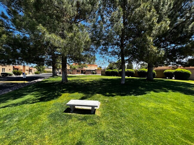 Building Photo - 2024 S Birdie Cir