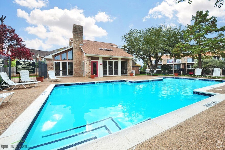 The Brownstone Townhomes 400 Pecan Bend Dr Bedford TX 76022