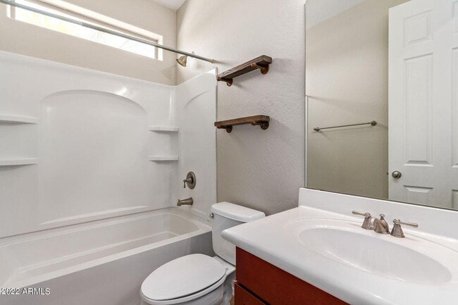 Building Photo - 15465 W Glenrosa Ave