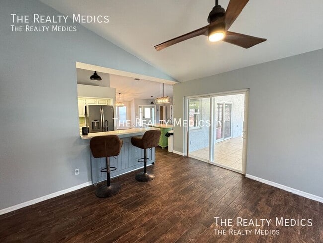 Building Photo - 2601 Bridle Dr