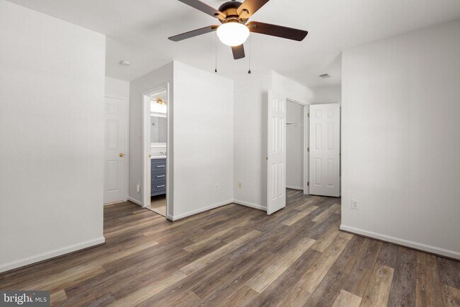 Building Photo - 11806 Camelot Way