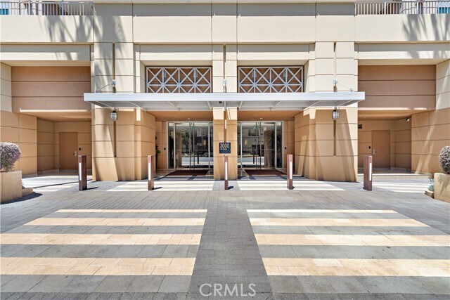 Building Photo - 3052 Scholarship