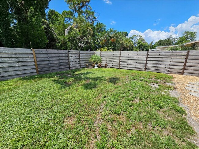 Building Photo - 6442 Colonial Dr
