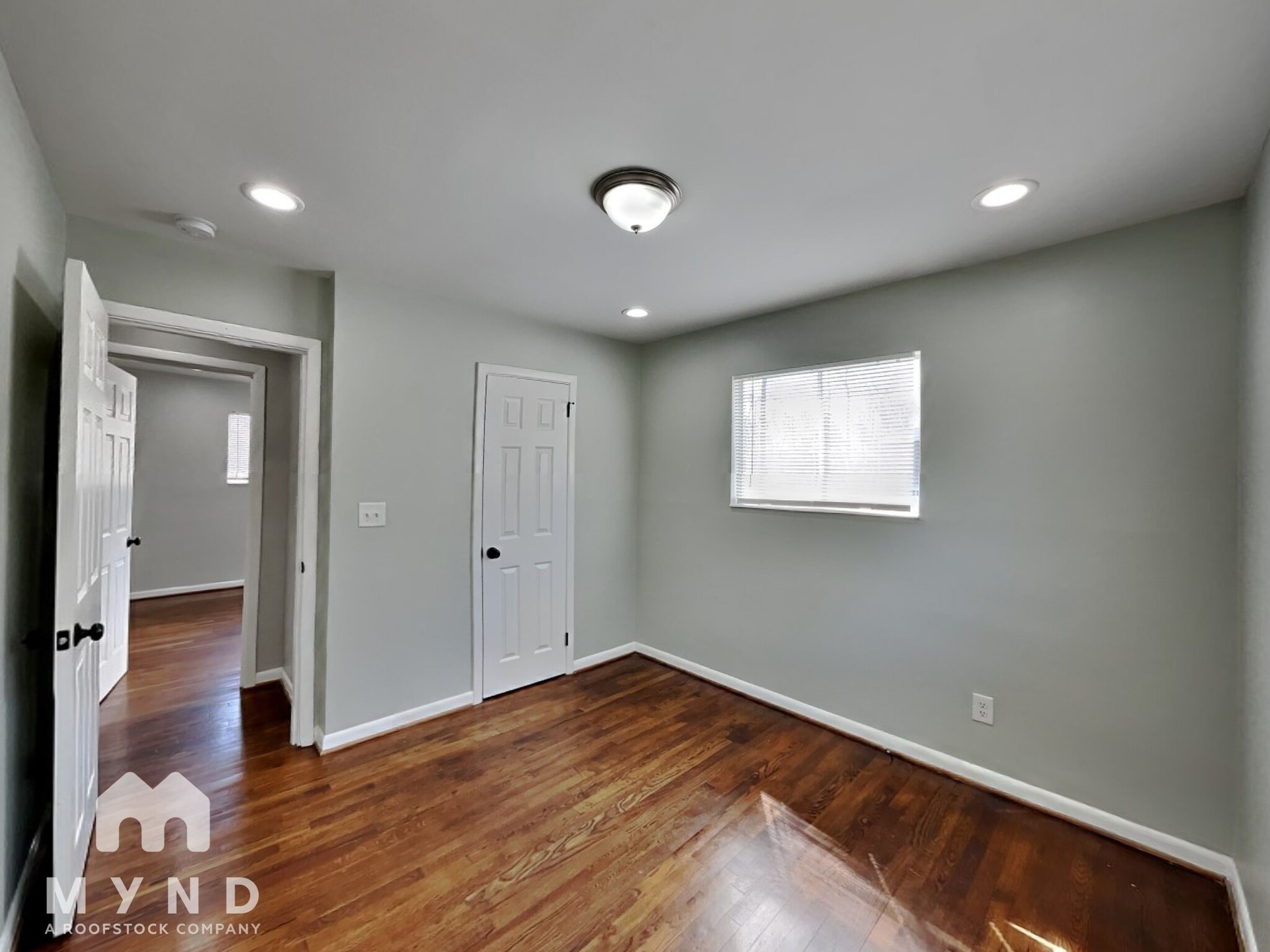 Building Photo - 212 7th Ave