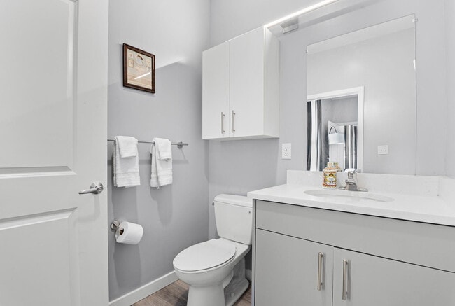 Building Photo - 95 Broadway-SI ID1240367P