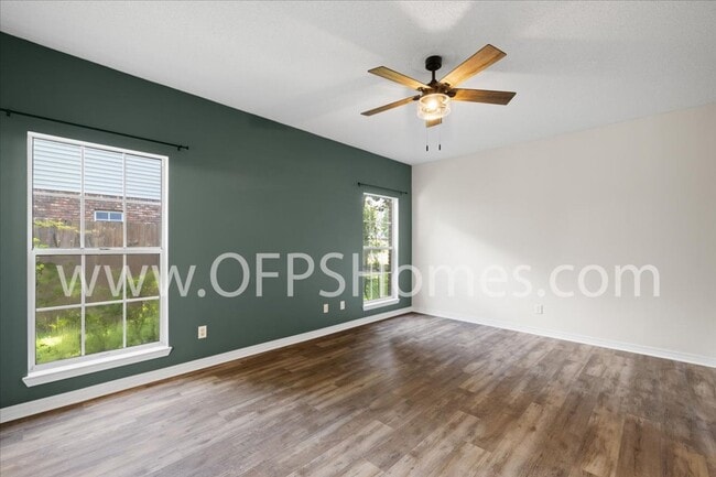 Building Photo - Niceville 3/2 with Office Flexible Availability