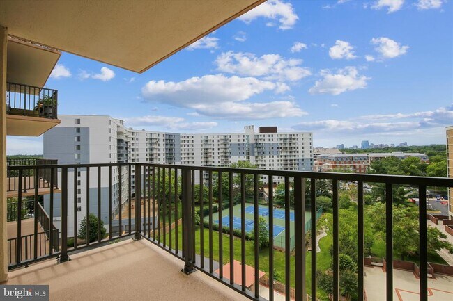 Building Photo - 6800 Fleetwood Rd