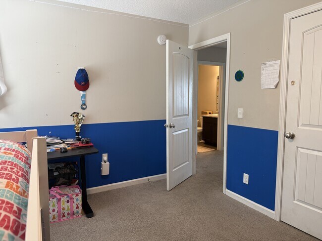 Building Photo - 261 Sapwood Wy