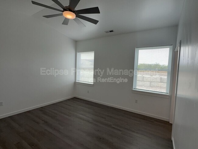 Building Photo - 147 Buena Vista Dr