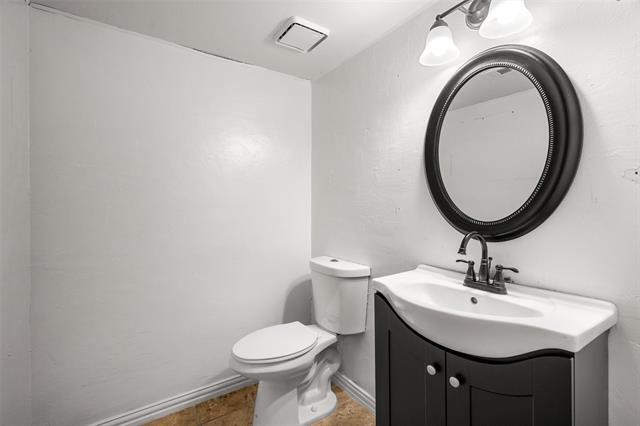 Building Photo - 812 Creekside Dr