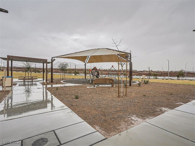 Building Photo - 336 Larksong Ave