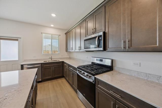 Building Photo - 2424 Castlebar Dr